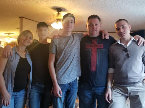 28082082_10214711779566339_504718714_o